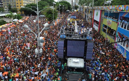 Membros do bloco As Muquiranas fazem ato contra assédio após polêmicas