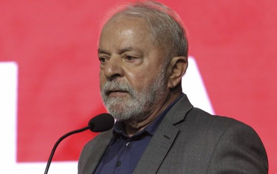 Lula se reúne com ministros para debater volta de impostos dos combustíveis