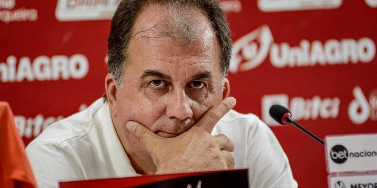 Fábio Mota lamenta crise financeira e prega foco em acesso do Vitória à Série A