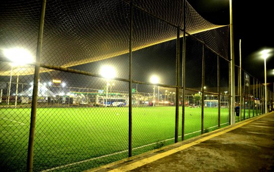 Projetores utilizados no Carnaval vão iluminar campos e quadras da capital