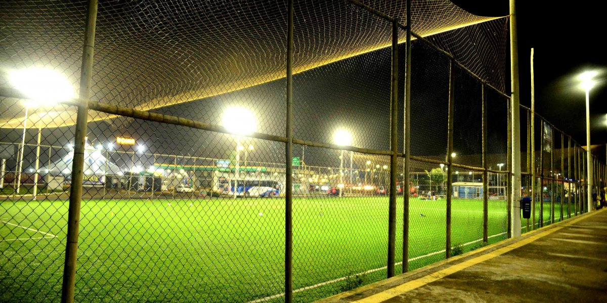 Projetores utilizados no Carnaval vão iluminar campos e quadras da capital