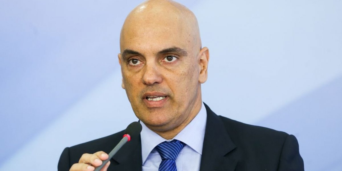 Moraes determina soltura de 102 presos por envolvimento em ataques golpistas