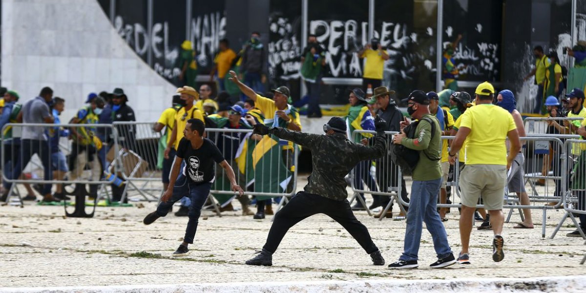 AGU pede a condenação de 40 pessoas por atos golpistas em 8 de janeiro