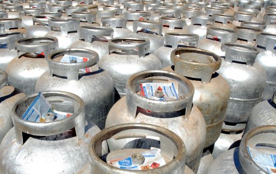 Em 2º aumento do ano, botijão de gás chega a custar R$ 128 em Salvador