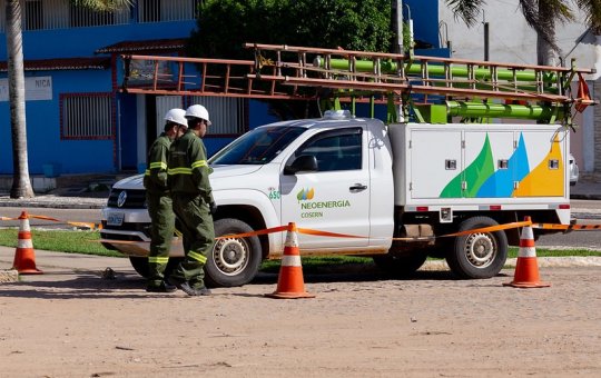 Fornecimento de luz é interrompido após fiação telefônica pegar fogo no Cabula
