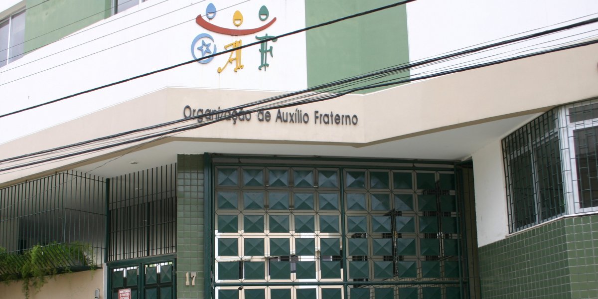 Recém-nascida encontrada sozinha em casa pode não voltar para familia