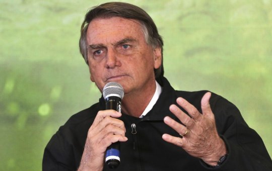Bolsonaro tentou trazer joias avaliadas em R$16,5 mi ilegalmente para o Brasil