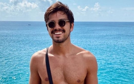 Rodrigo Simas revela ser bissexual em entrevista: "sou um cara livre"
