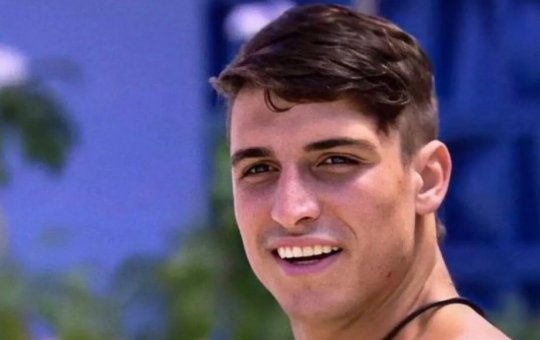 Felipe Prior anuncia namoro com Jéssica Castro; web reage