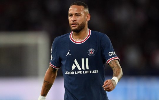 Lesionado, Neymar terá que passar por cirurgia e está fora da temporada