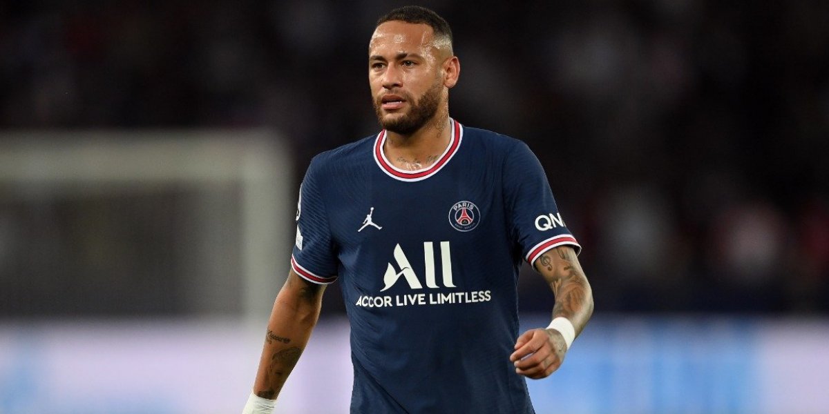 Lesionado, Neymar terá que passar por cirurgia e está fora da temporada