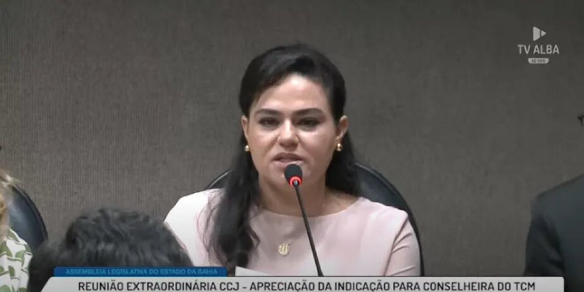 Deputados aprovam relatório que indica Aline Peixoto ao TCM