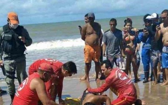 Adolescentes têm braços e pernas amputados em ataques de tubarão em 24h em PE