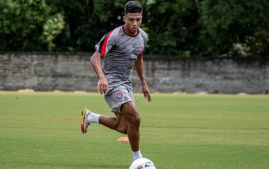 Vitória empresta atacante Alisson Santos para o Náutico