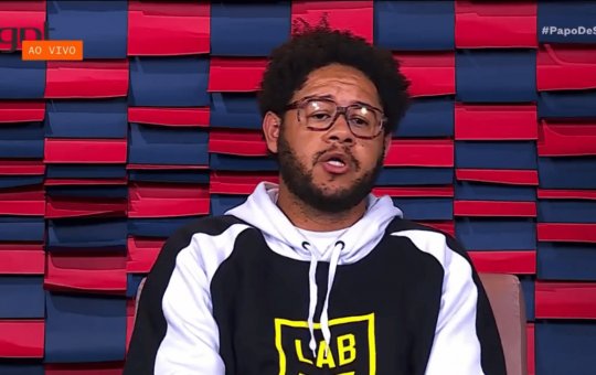 Emicida se pronuncia após livro ser alvo de intolerância religiosa: "Tristeza"