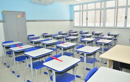 Suposto toque de recolher deixa cerca de 1 mil alunos sem aula em Plataforma