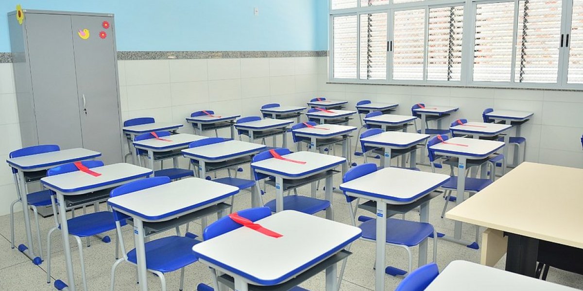 Suposto toque de recolher deixa cerca de 1 mil alunos sem aula em Plataforma