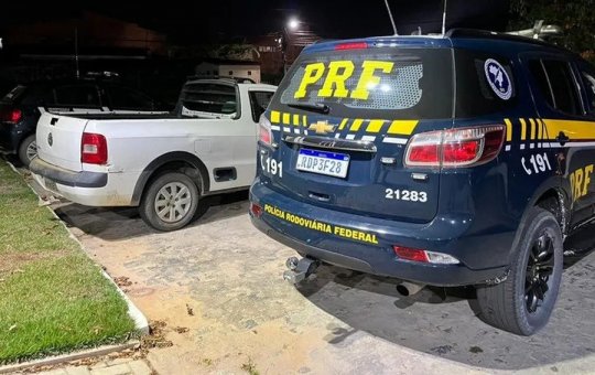 Homem que responde por estelionato é preso em Alagoinhas com caminhonete roubada