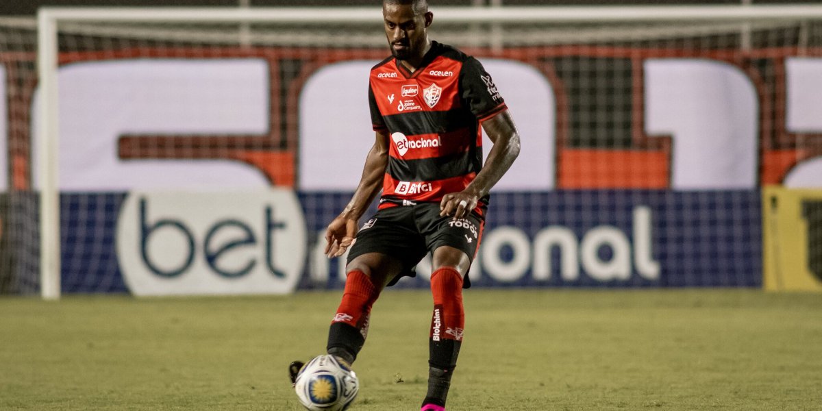 "Essa responsabilidae não é só minha", diz Dankler sobre momento do Vitória