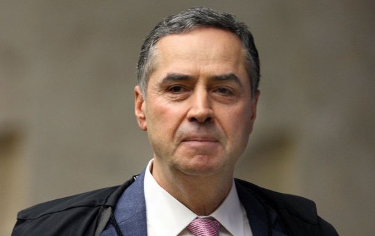 Barroso é internado em Brasília após complicações de cirurgia