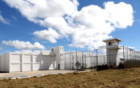 Suspeito de compartilhar vídeos de pornografia infantil é preso em Eunápolis