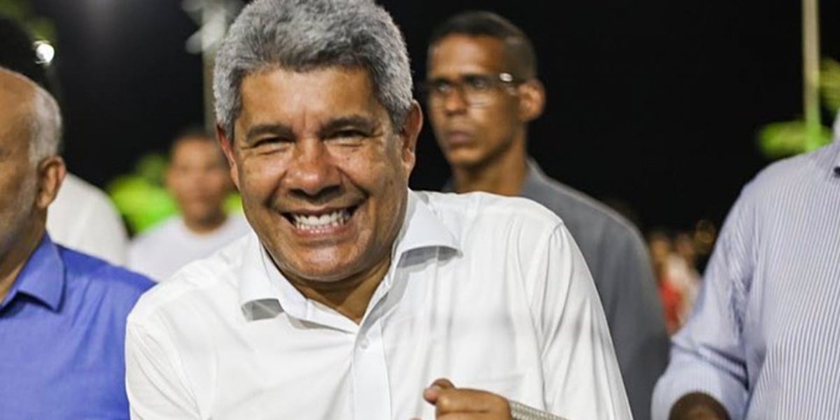 Governador da Bahia comemora reajuste de 39% para merenda escolar