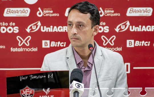 Apresentado pelo Vitória, Ítalo Rodrigues pede comprometimento e promete rigidez