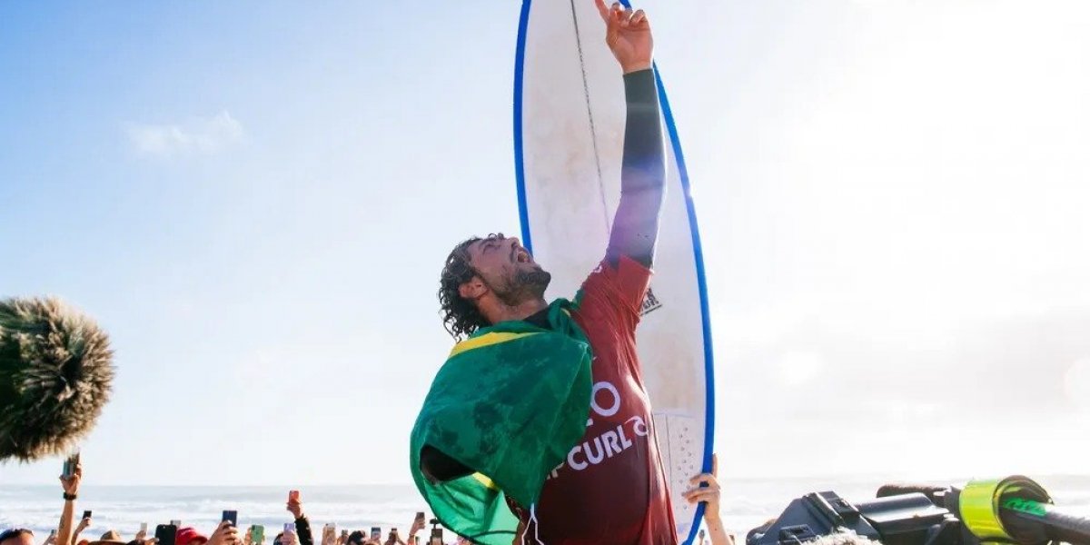 Surfista brasileiro João Chianca vence etapa de Peniche da WSL