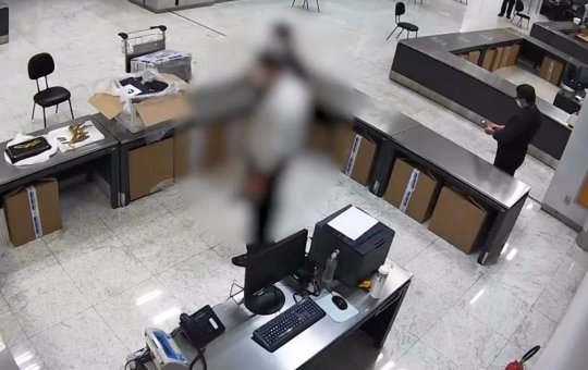 Ex-ministro se contradiz em depoimento e diz que joias eram para União 