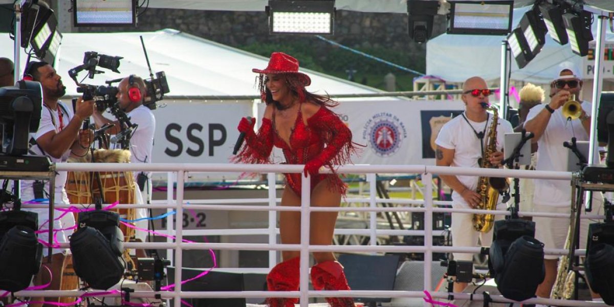 Ivete Sangalo mostra preparativos para show do aniversário de Salvador