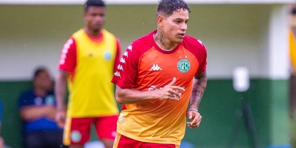 Vitória tenta contratar meia Giovanni Augusto, em fim de contrato com o Guarani