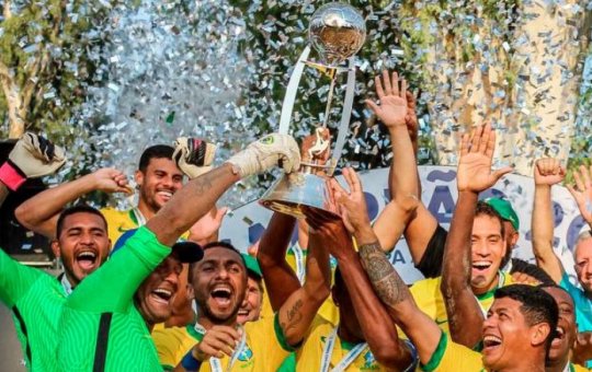 Brasil goleia Argentina e fatura título da Copa América de futebol de areia
