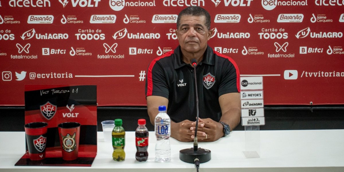 Técnico do sub-20, Laelson Lopes confirma Vitória alternativo na quarta