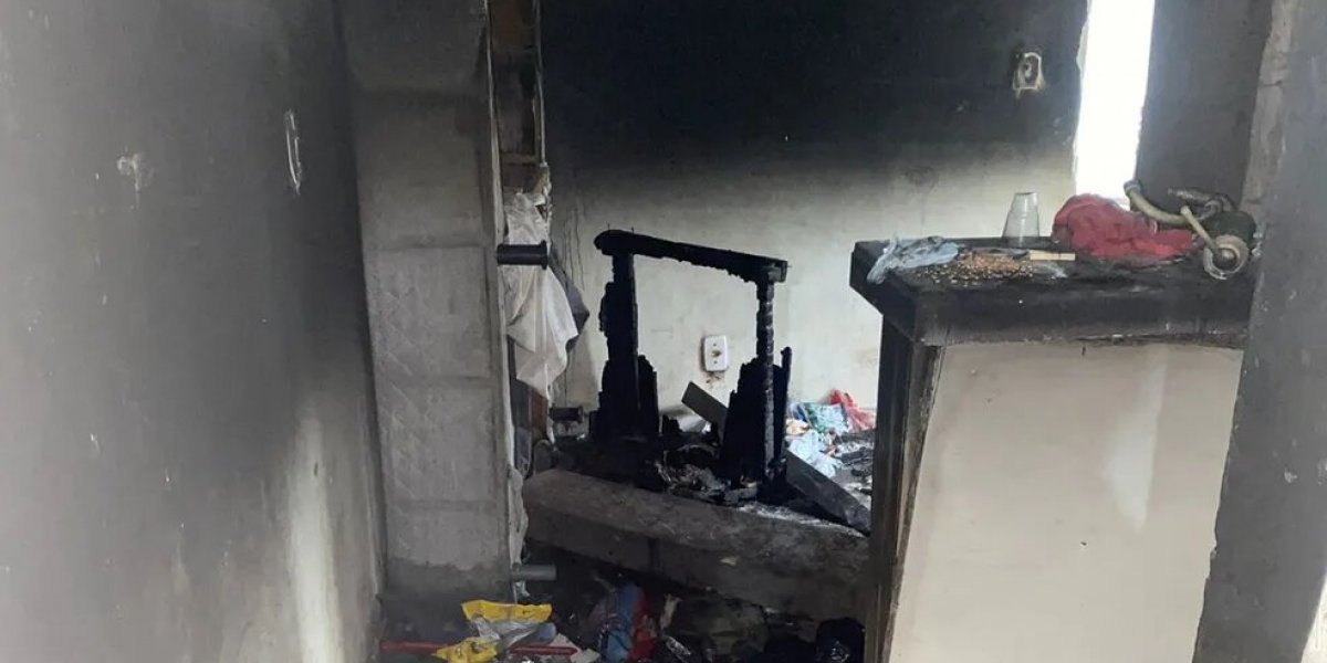Apartamento pega fogo em Fazenda Grande III