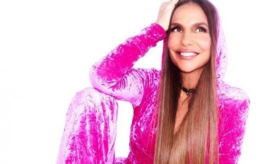 Ivete Sangalo conhece fã mirim e se encanta: "Que coisa linda"