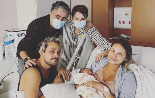 Baby Sterblitch nasceu! Louise D’Tuani dá luz a Caetano