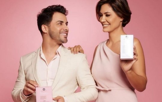 Michelle Bolsonaro lança linha de cosméticos com amigo e maquiador bolsonarista