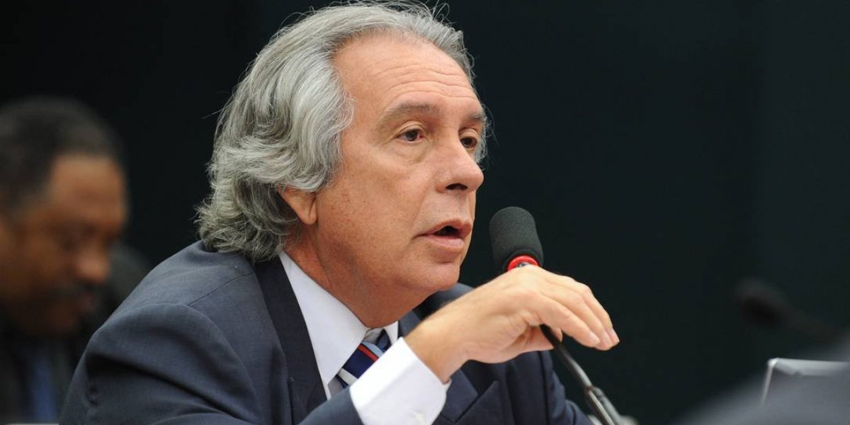 Deputados tentam adiar anistia para siglas sem cota mínima de mulheres e negros