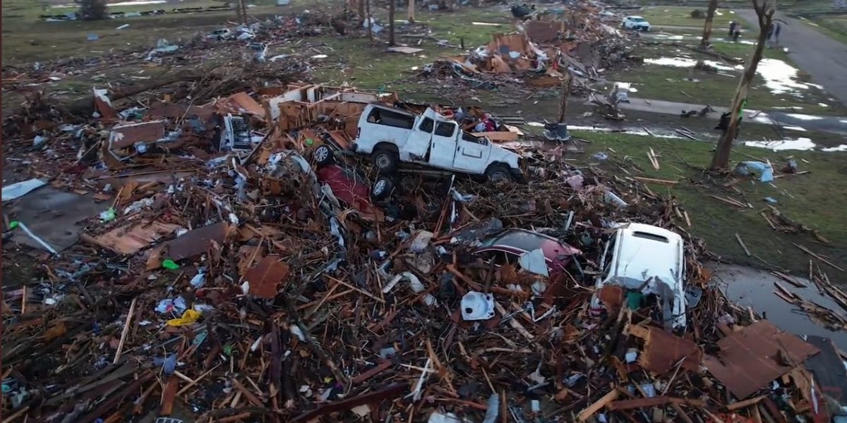 Tornado atinge estado norte-americano do Mississipi e deixa pelo menos 23 mortos
