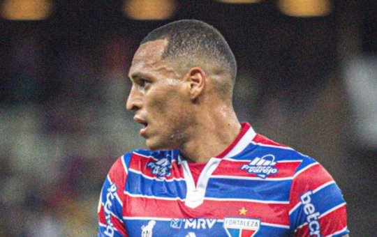 Titi renova com o Fortaleza e Bahia é descartado