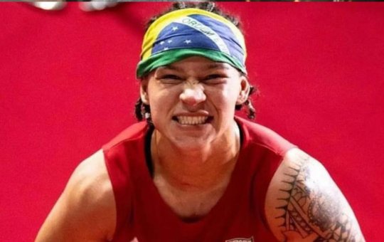 Bia Ferreira vence Mundial de Boxe e se torna maior campeã do país