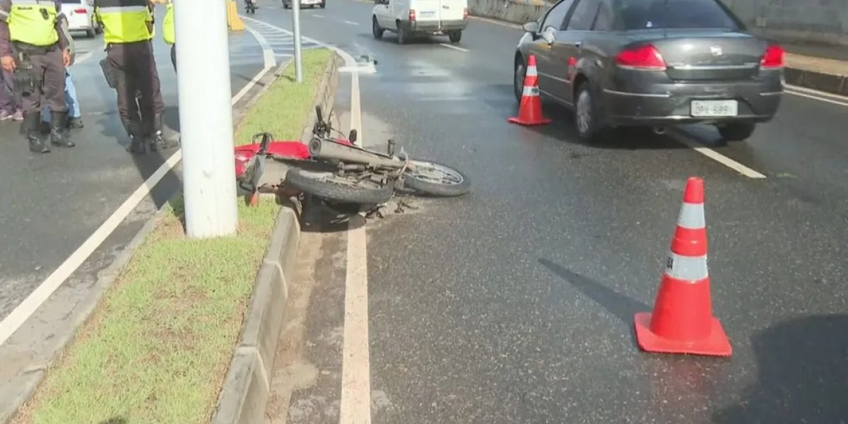 Motociclista morre em acidente na Avenida Gal Costa, em Salvador
