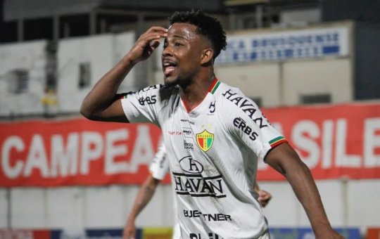 Vitória acerta a contratação do volante Matheus Trindade, do Tombense