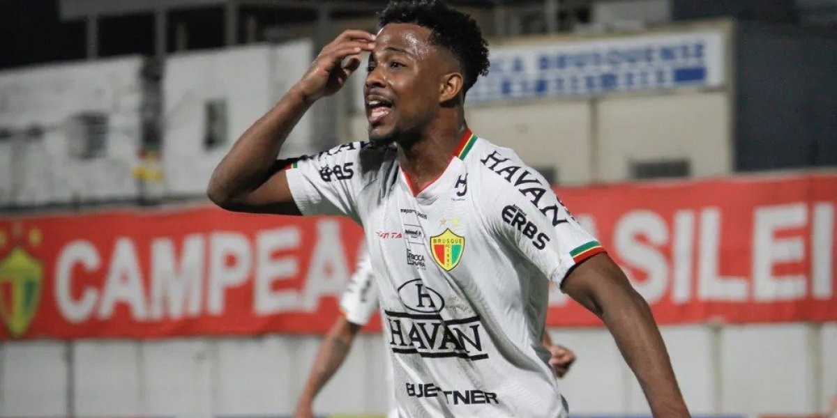 Vitória acerta a contratação do volante Matheus Trindade, do Tombense