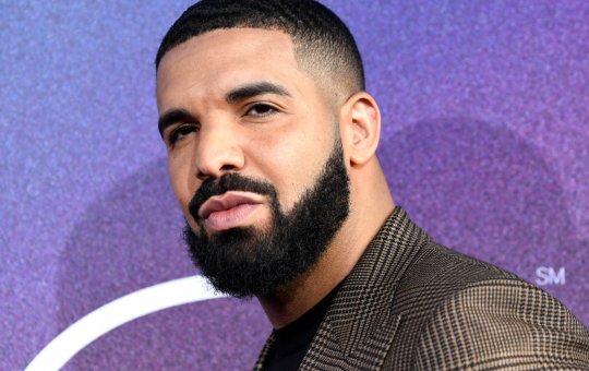 Faz o Pix, Drake: cantor precisa reembolsar o Lollapalooza após 'sumiço'