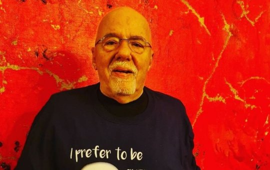 Paulo Coelho diz que início do governo Lula é "patético"