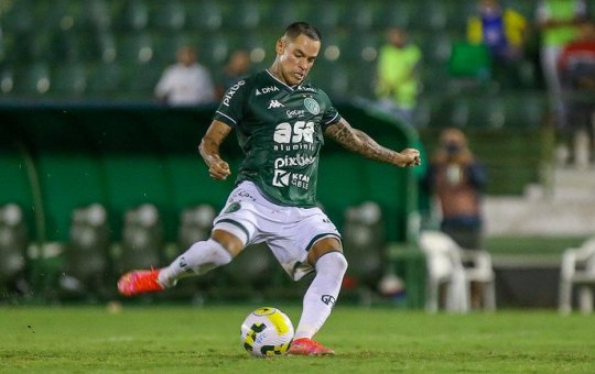 Giovanni Augusto pede rescisão com o Guarani e assina pré-contrato com o Vitória