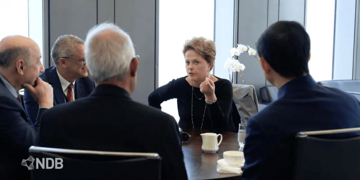 Dilma faz estreia como presidente do banco do Brics em Xangai, na China