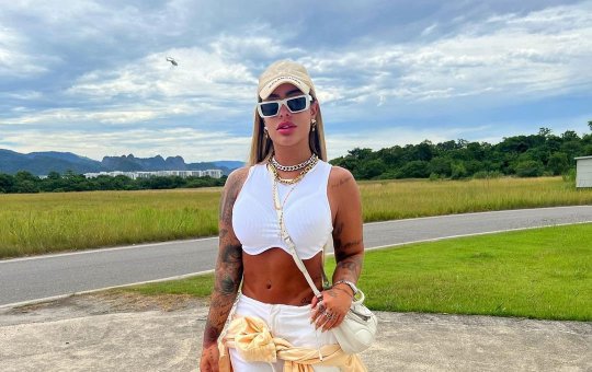 Perfil de Rafaella Santos é hackeado e invasor declara amor por Marquezine