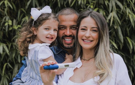 Chegando ao fim da gravidez, Tamy Contro revela término com Projota